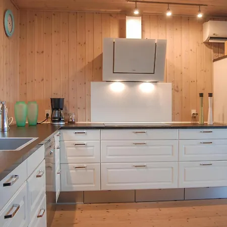 度假居 Two-bedroom In Bjert Bjert Strand