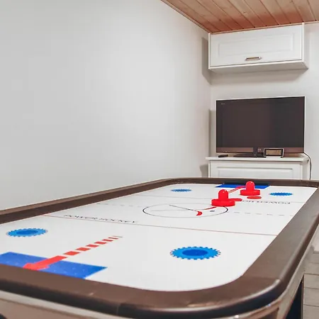 Two-bedroom In Bjert 度假居