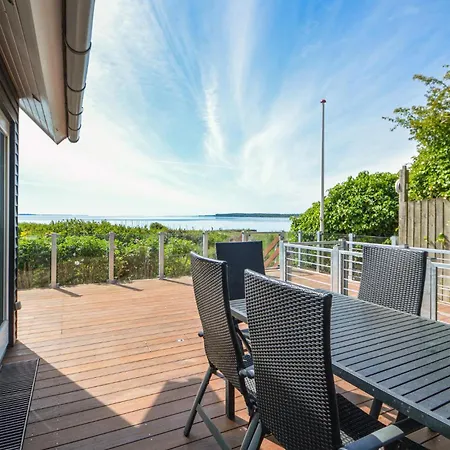 Prázdninový dům Two-bedroom In Bjert Bjert Strand